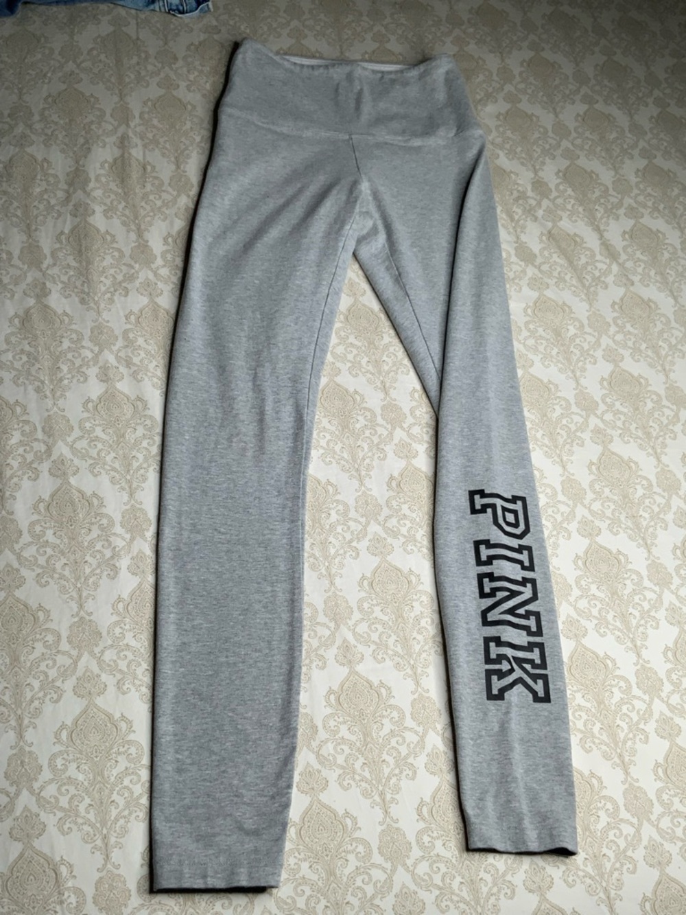Victoria’s Secret PINK Yoga Pants XS Gray Logo Leggings